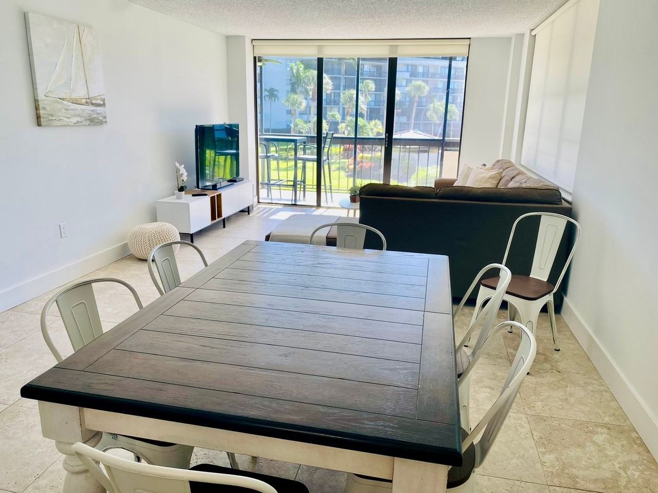 601 Seaview Ct #C208 - Photo 5 of 16