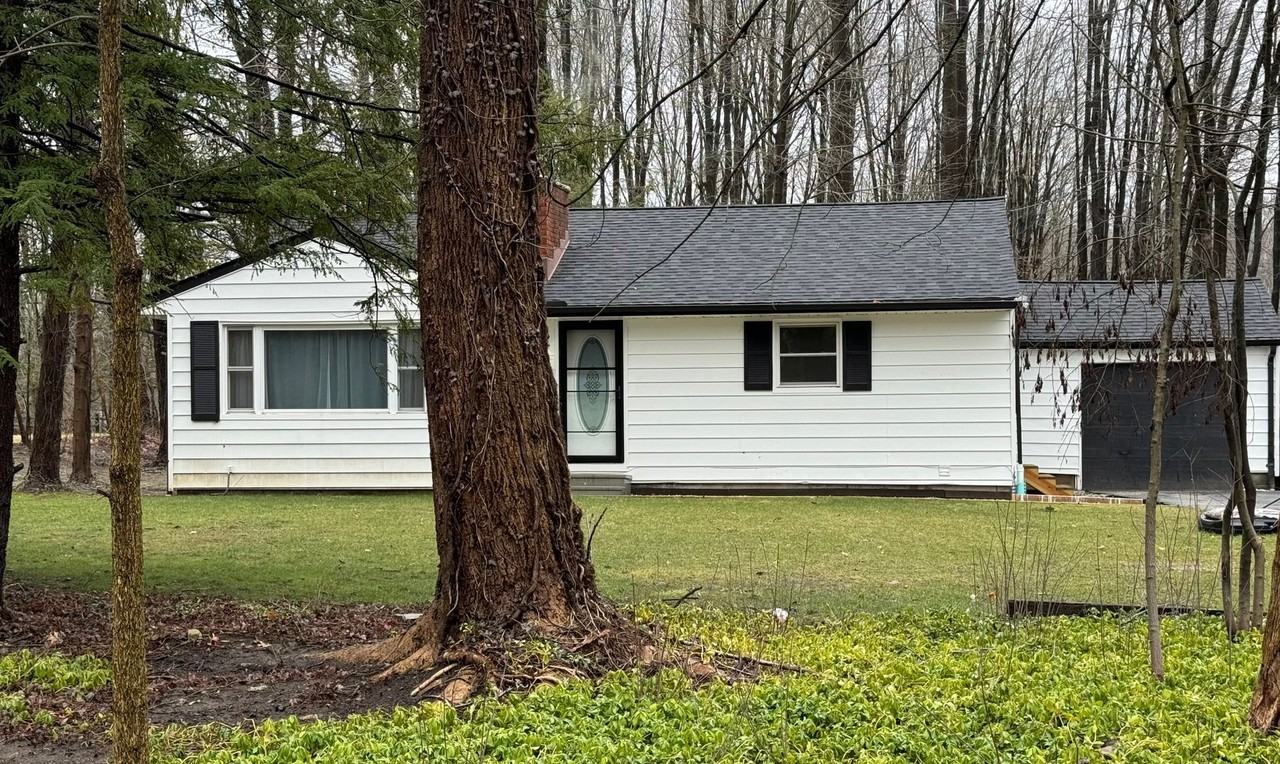 35180 Solon Rd - Photo 2 of 9