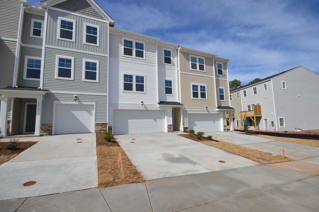 2008 Sandwood Loch Dr - Photo 2 of 32