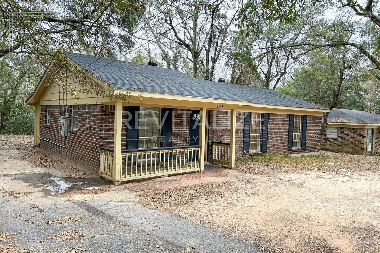 4158 Yorkshire Ln - Photo 3 of 16
