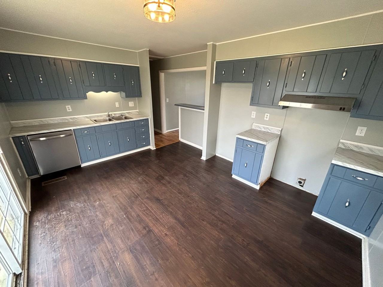 84 Silver Dr - Photo 2 of 10