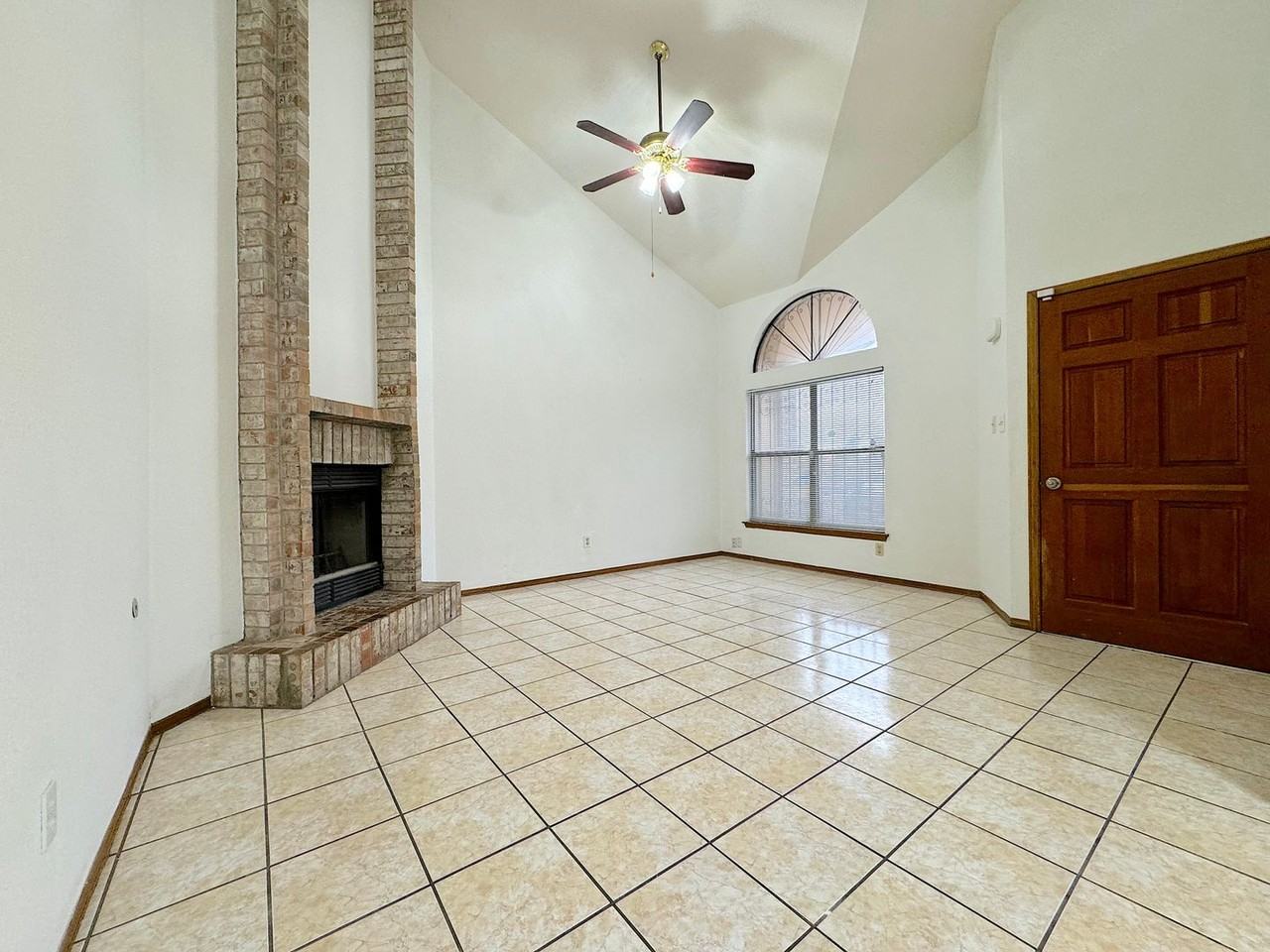 1545 Greg Powers Dr #B - Photo 3 of 19
