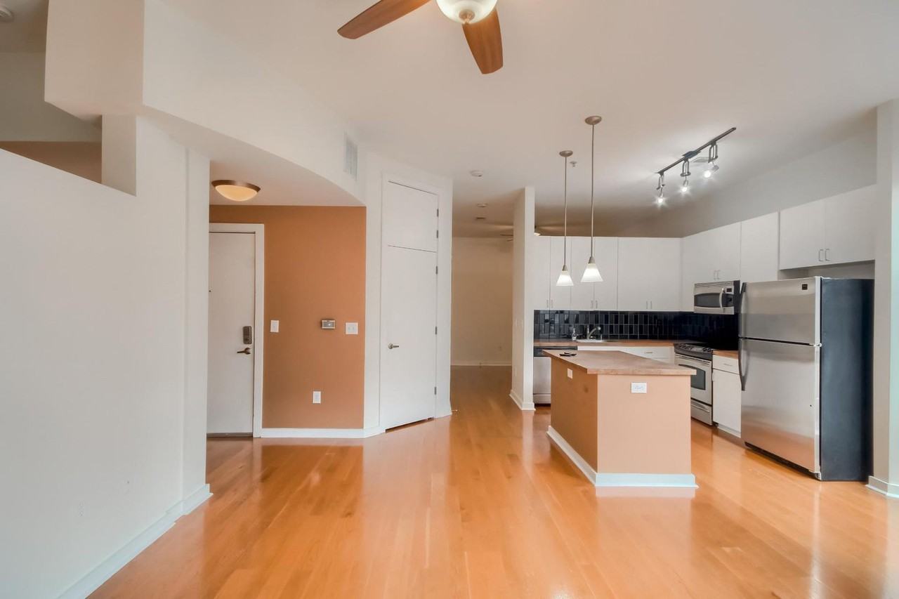 525 E 6th St - Photo 5 of 22