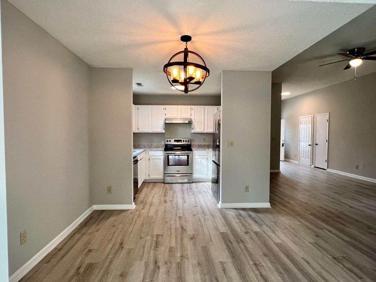 414 Courtland Dr - Photo 3 of 19