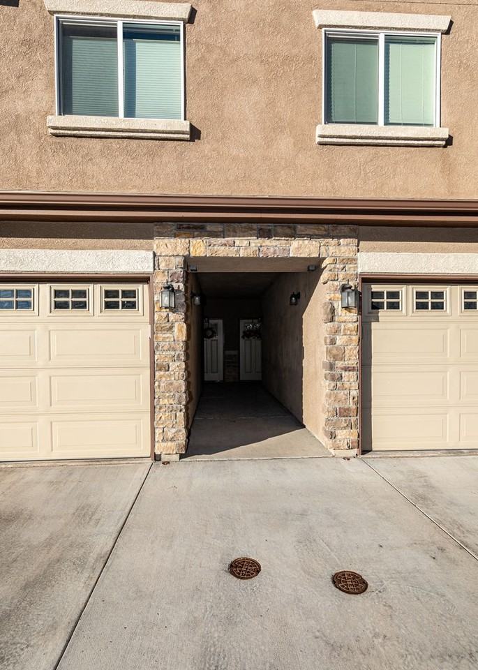 1544 York Rd - Photo 2 of 14