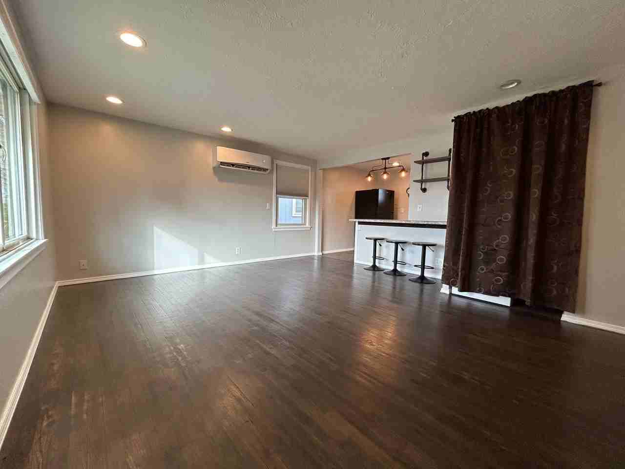 513 S Anderson St - Photo 5 of 23