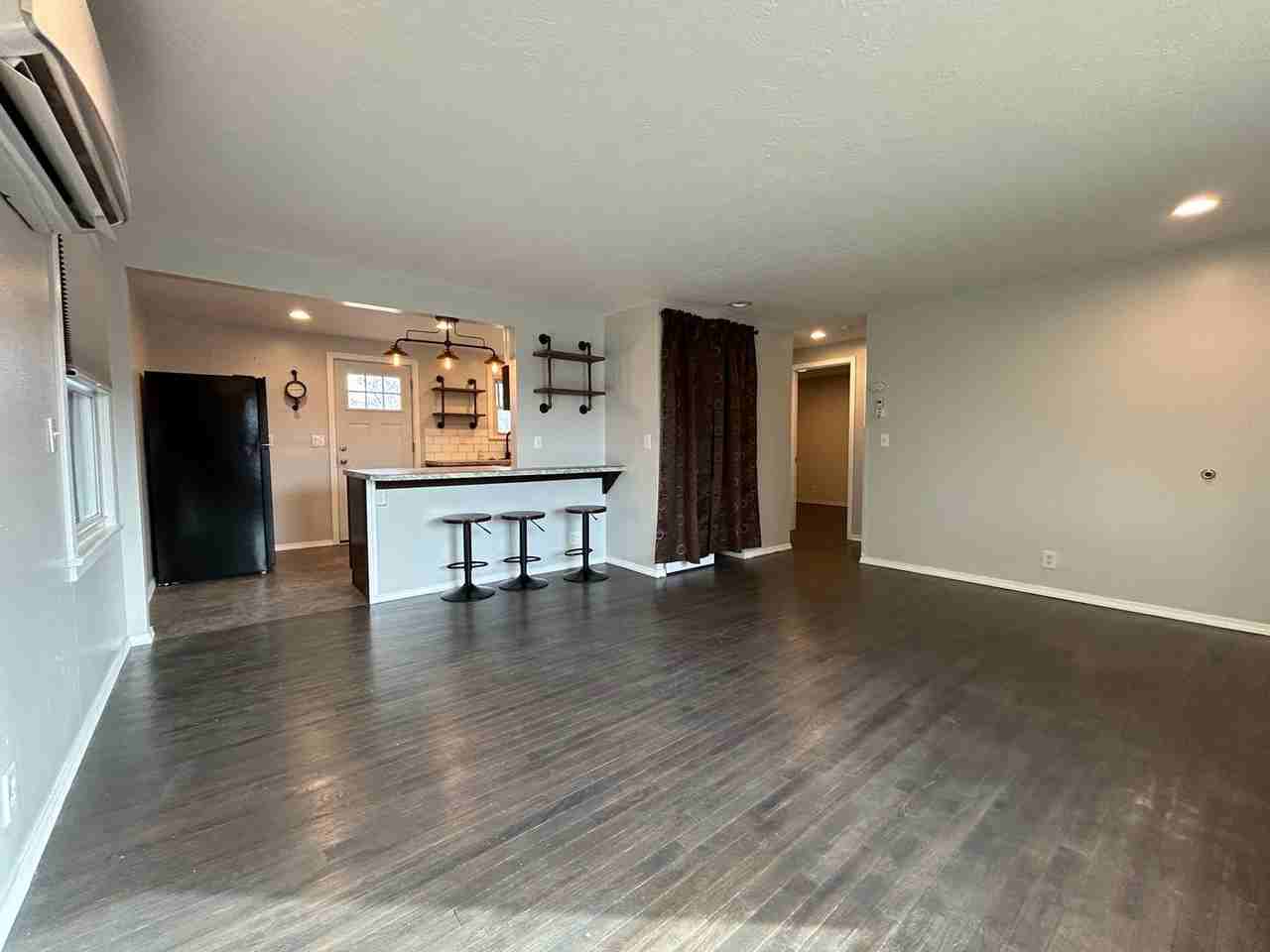 513 S Anderson St - Photo 6 of 23