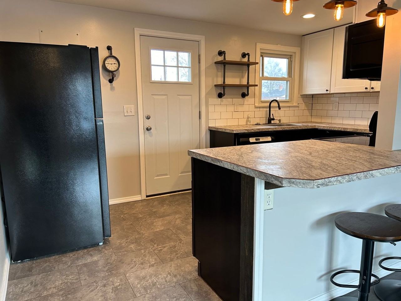 513 S Anderson St - Photo 3 of 23