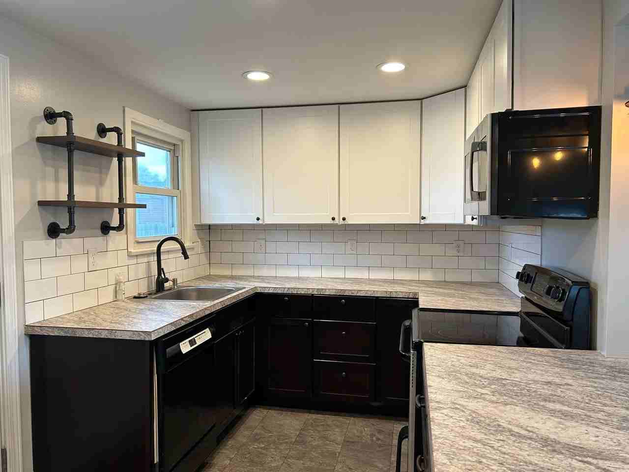 513 S Anderson St - Photo 2 of 23