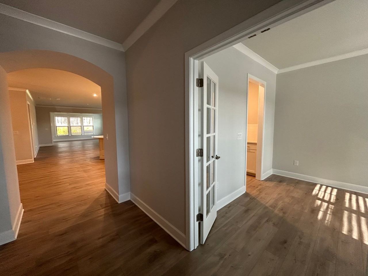 450 Bandon Way - Photo 3 of 37