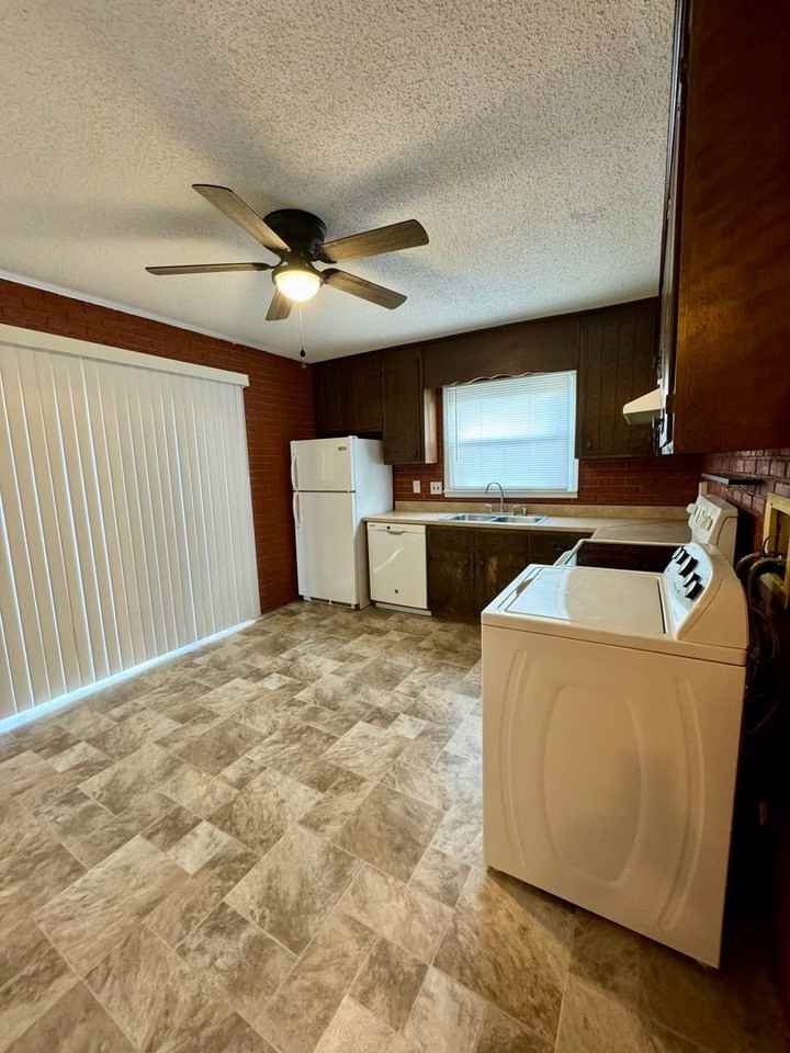 6080 W Donnagail Dr - Photo 6 of 11