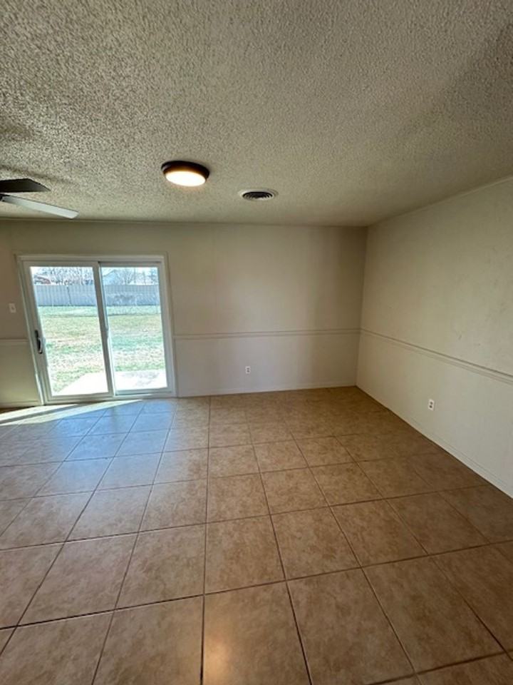 345 4th St - Photo 3 of 19