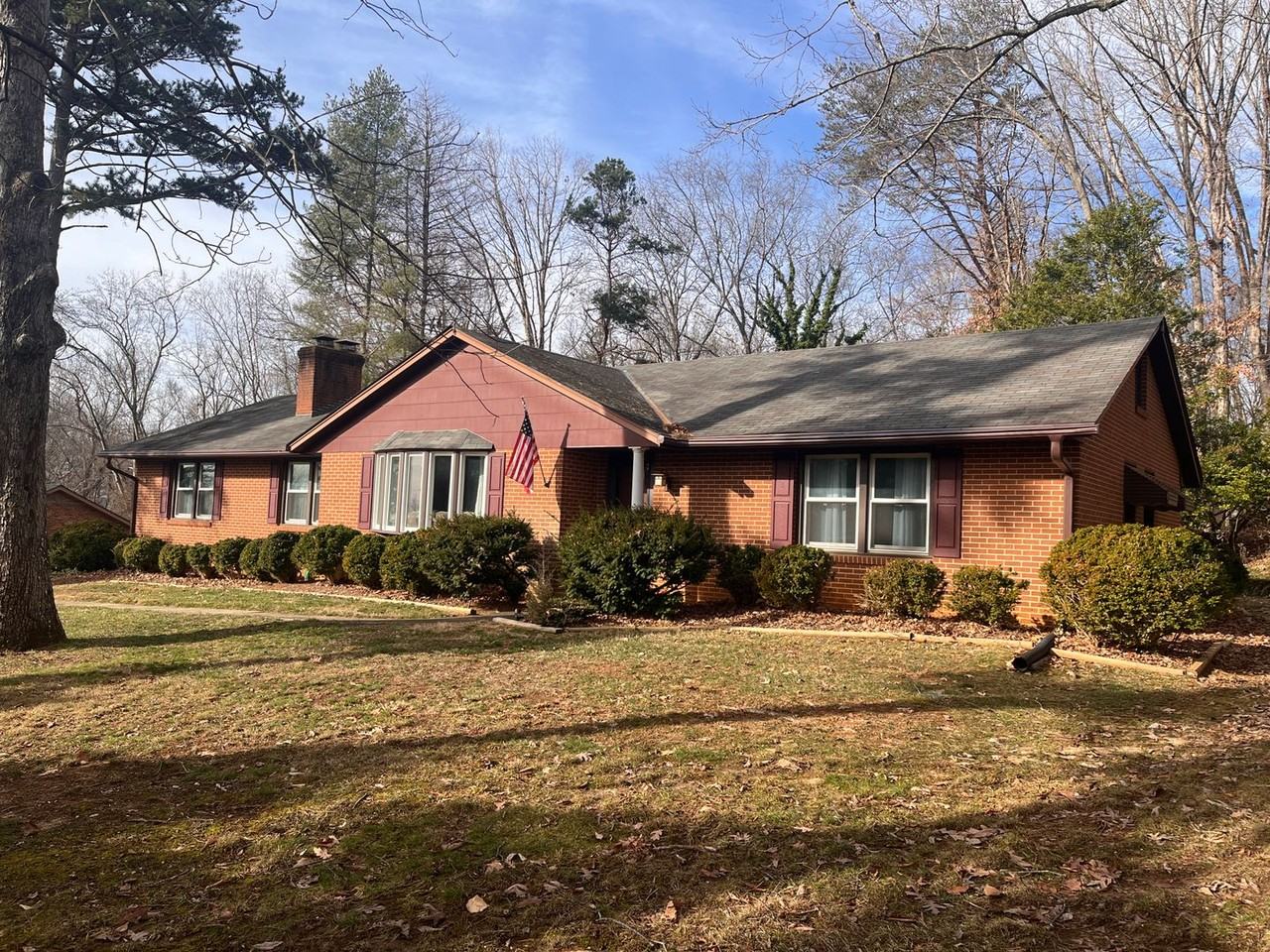 2122 Laurel Ln - Photo 2 of 27