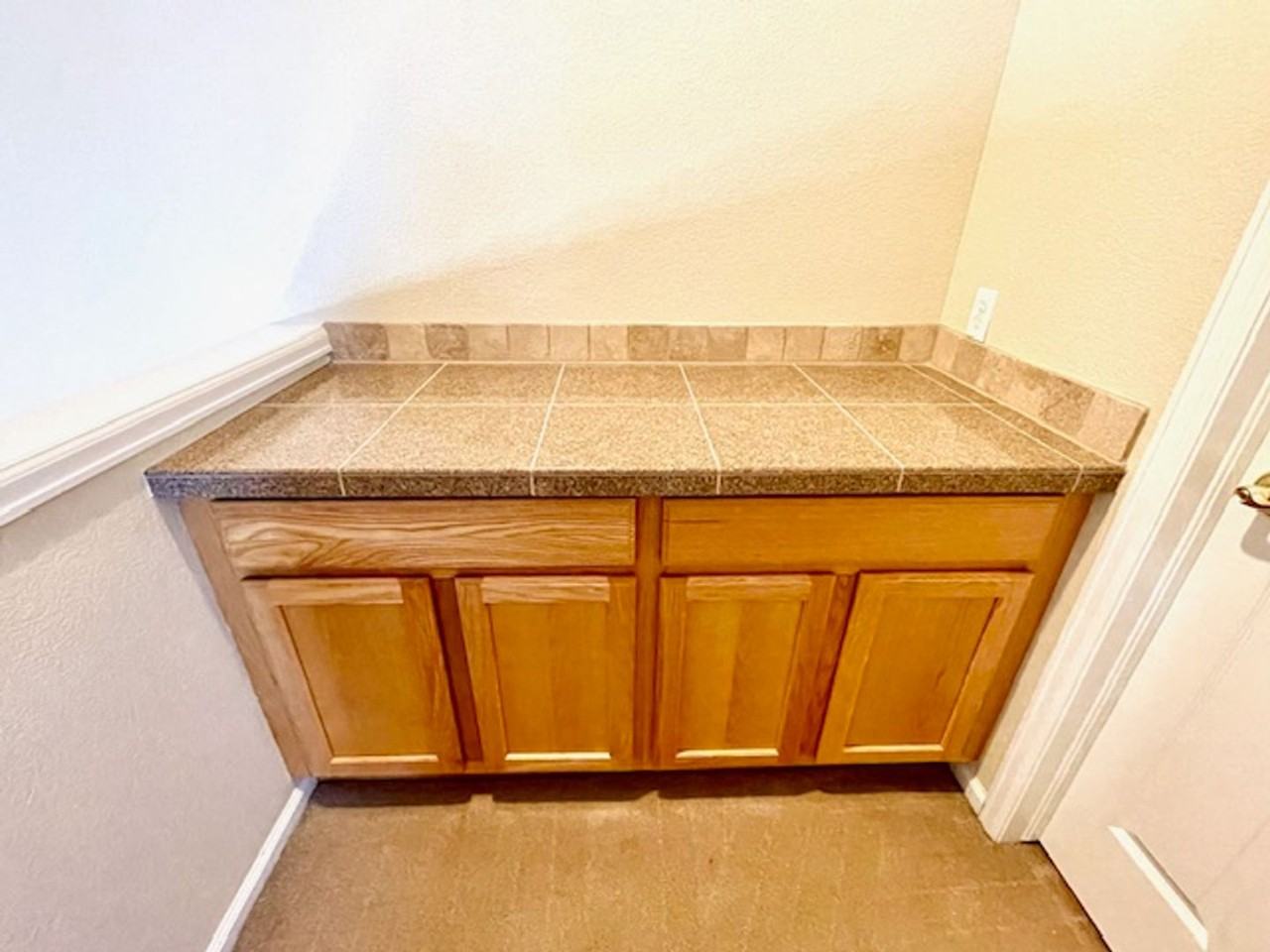 6356 Secrest St - Photo 6 of 40