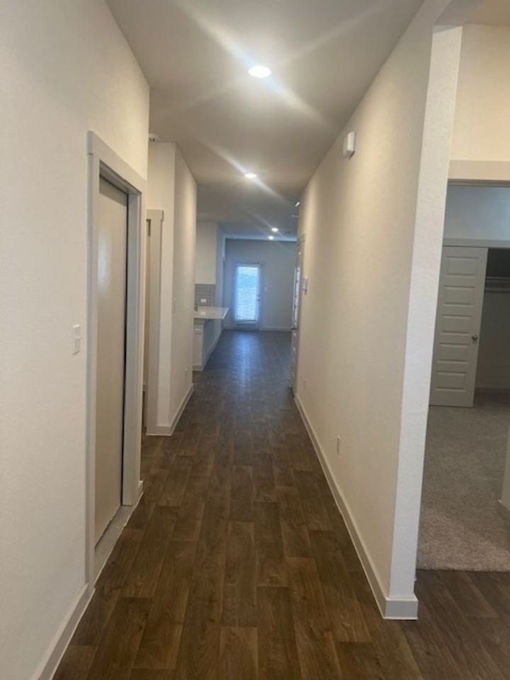 217 Greens Bayou Trl - Photo 4 of 42