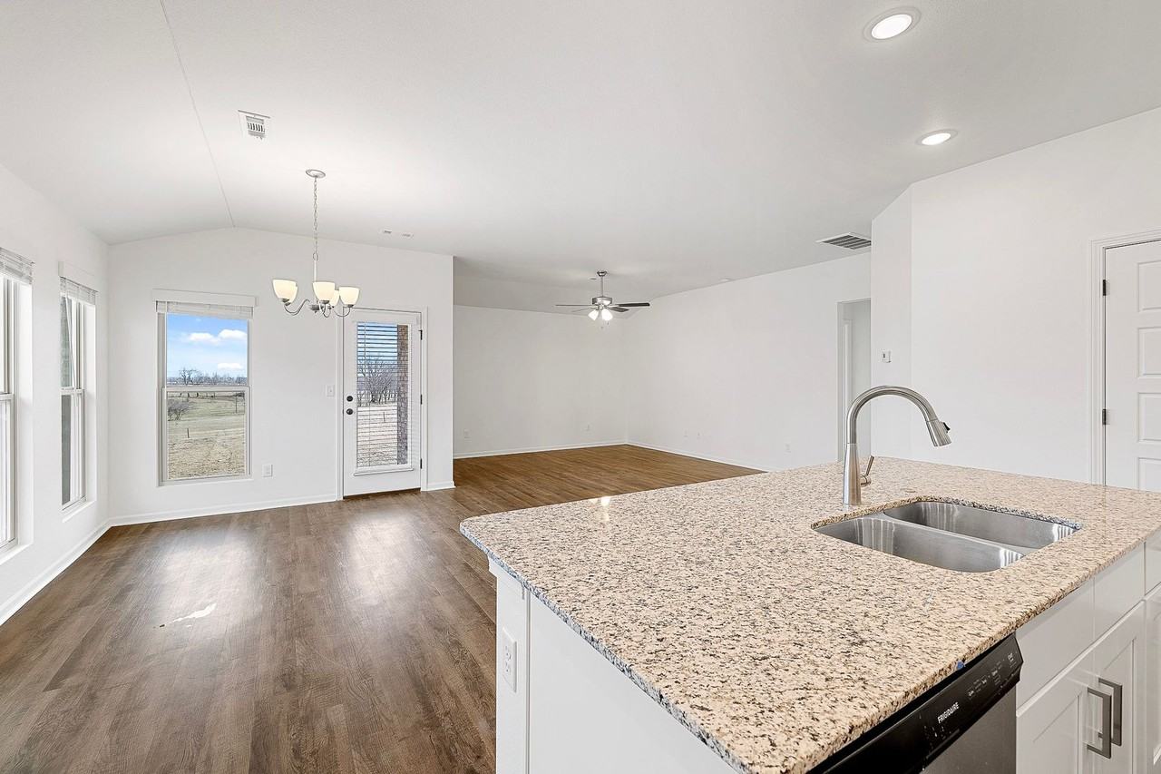 1103 Southwest 3rd Avenue - Photo 5 of 42