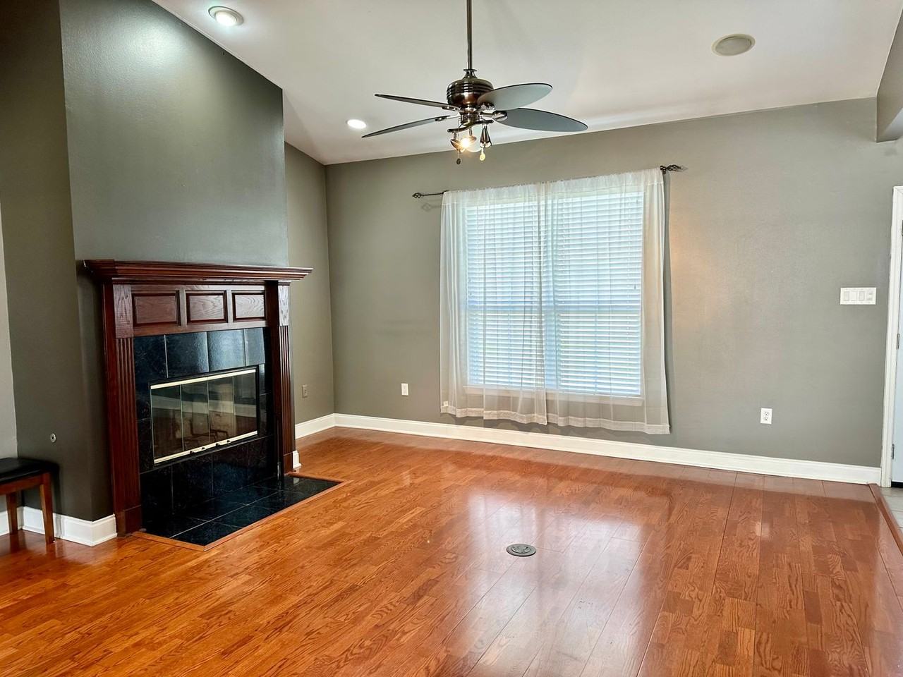 9721 Buttercup Dr - Photo 4 of 14