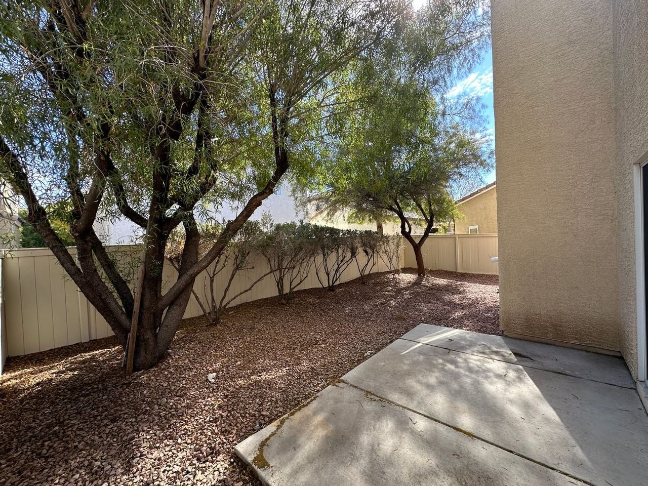 10440 Anacostia St - Photo 2 of 21