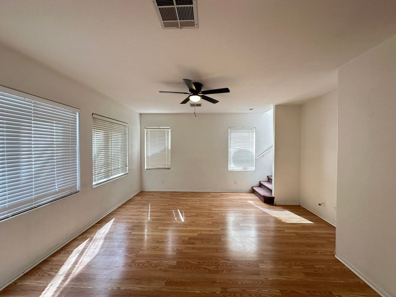 10440 Anacostia St - Photo 3 of 21