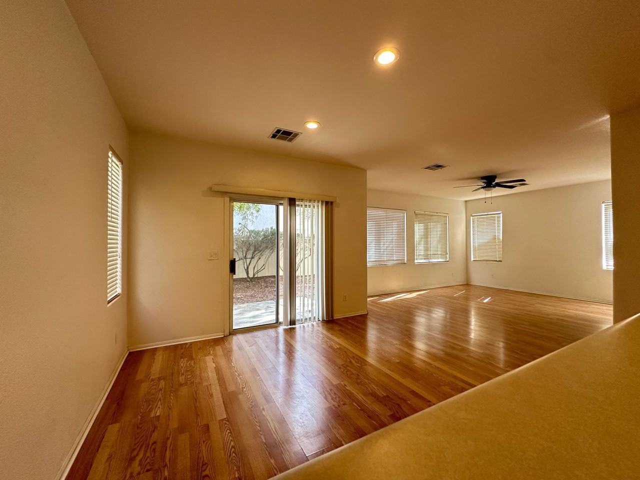 10440 Anacostia St - Photo 7 of 21