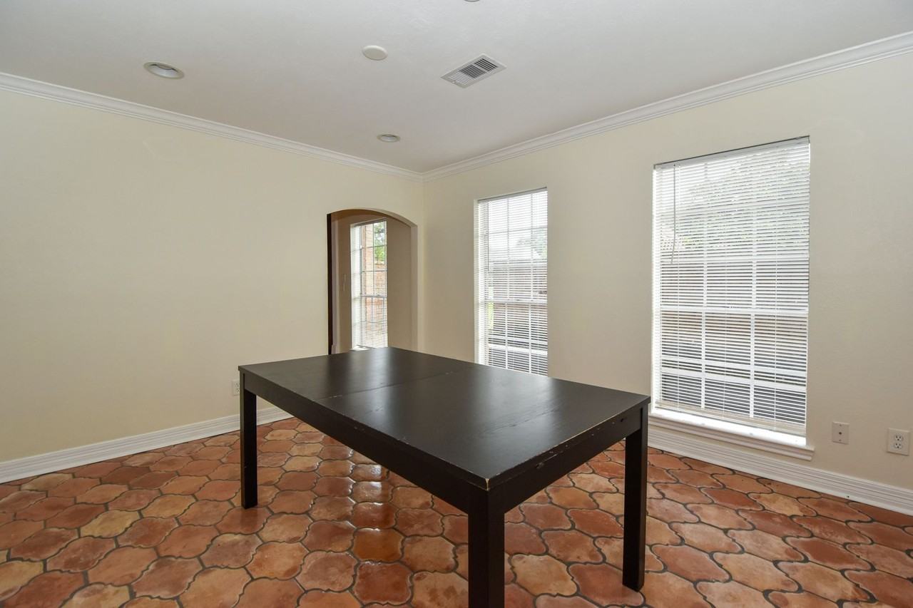 18603 Point Lookout Dr - Photo 6 of 31