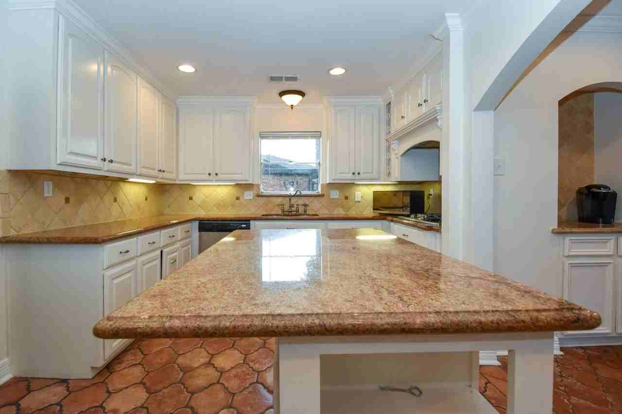 18603 Point Lookout Dr - Photo 7 of 31