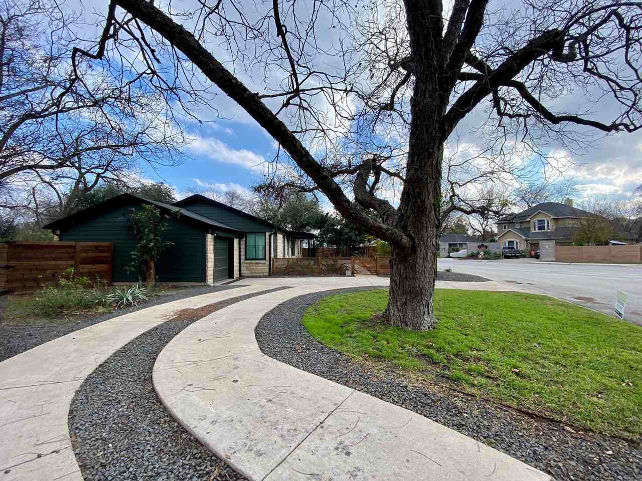 2804 W 45th St - Photo 2 of 37