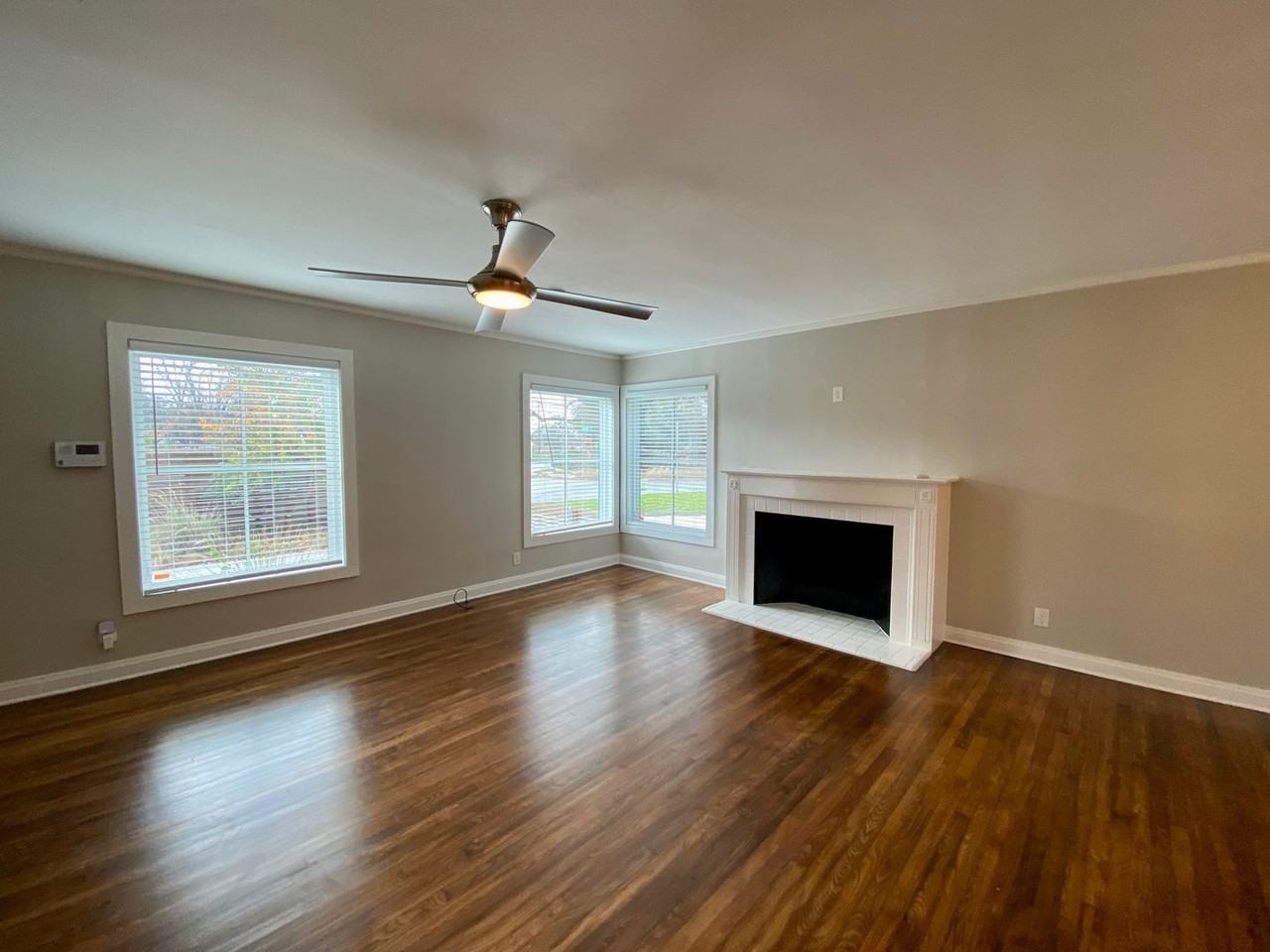 2804 W 45th St - Photo 4 of 37