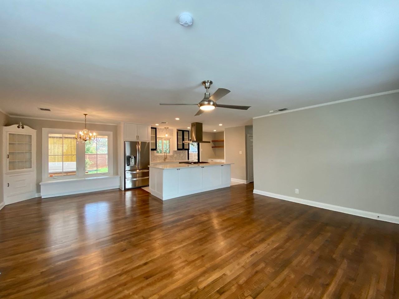 2804 W 45th St - Photo 6 of 37
