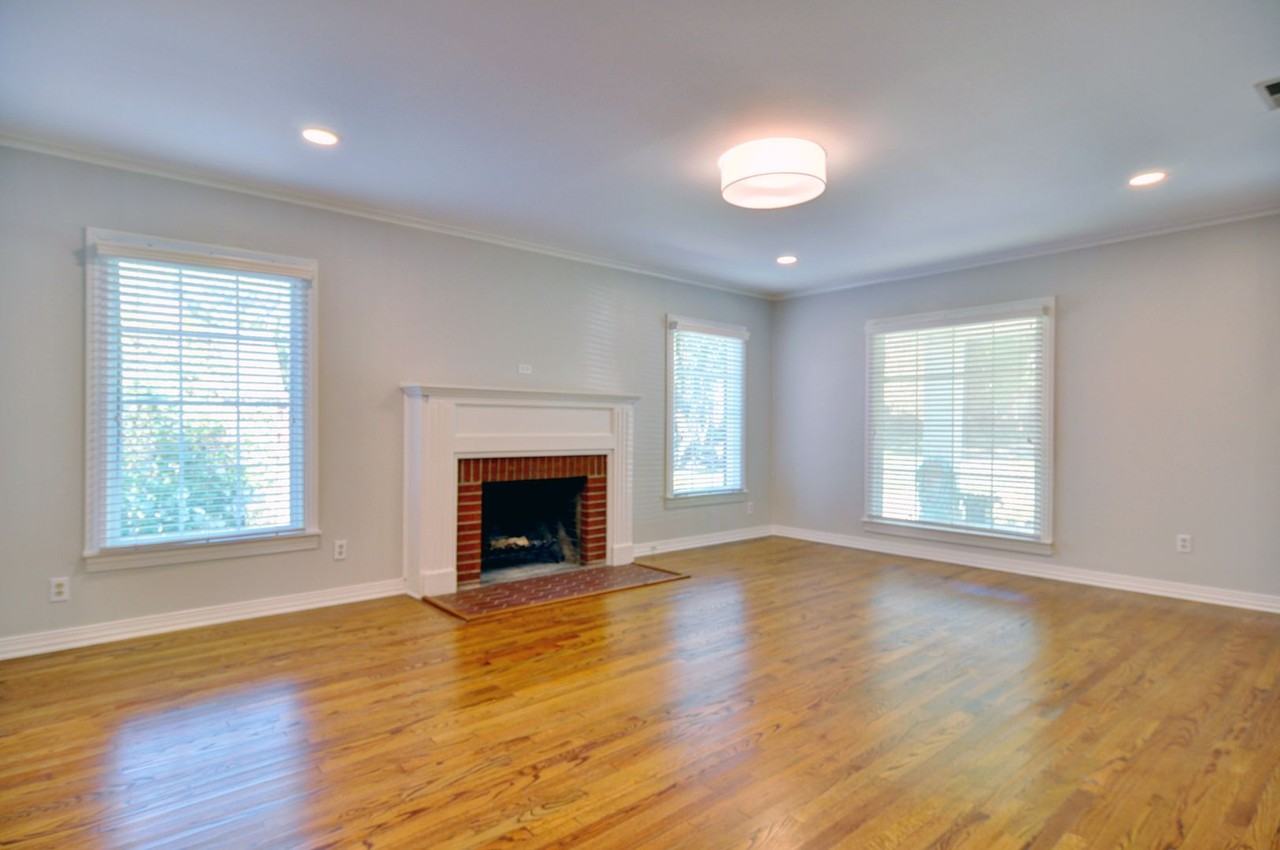 2924 6th Ave - Photo 3 of 30