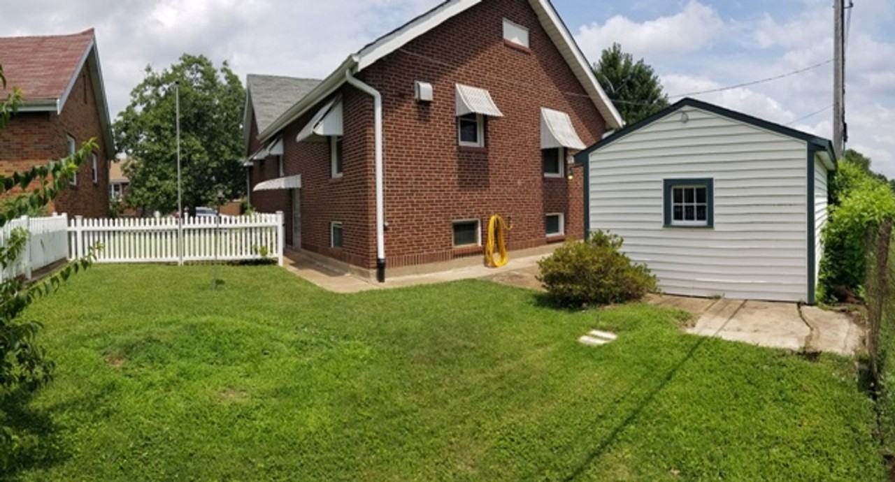 5200 Sunshine Dr - Photo 4 of 11