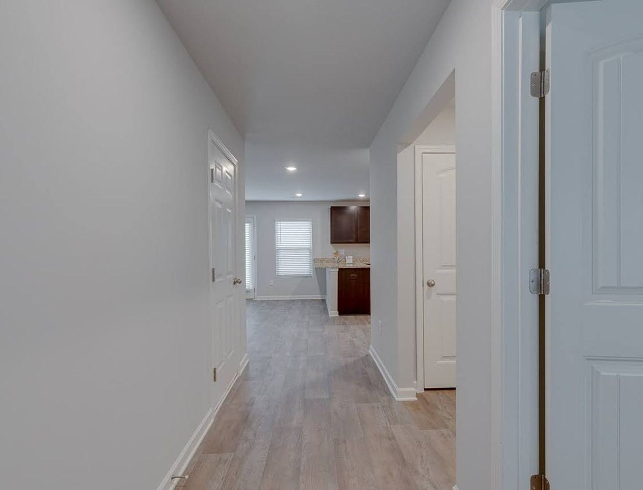 370 Alyssa Landing Dr - Photo 4 of 32