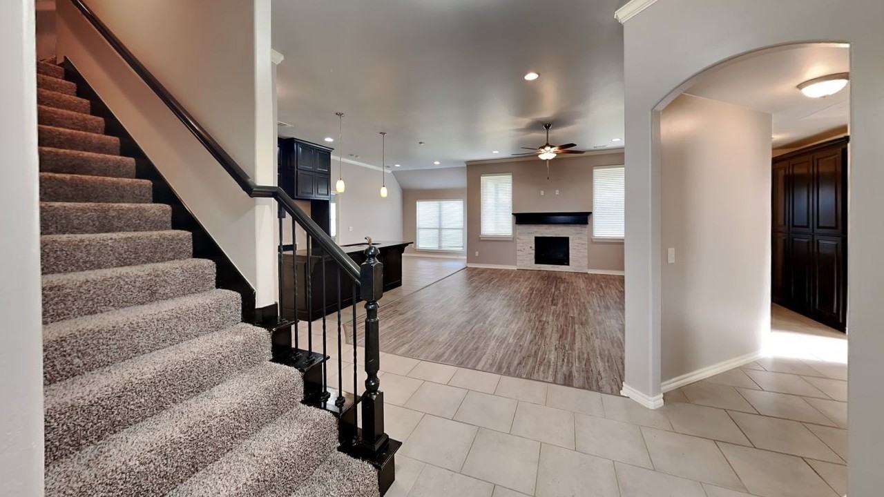 8208 Nw 158th St - Photo 5 of 26