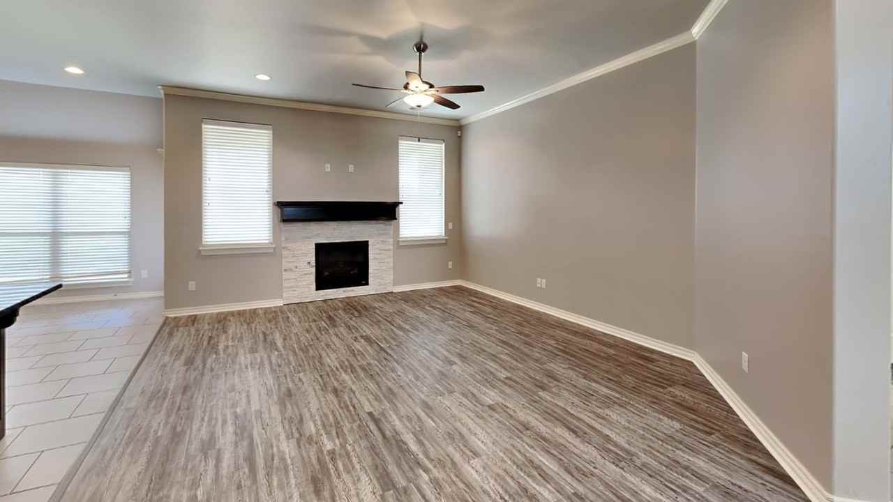 8208 Nw 158th St - Photo 7 of 26