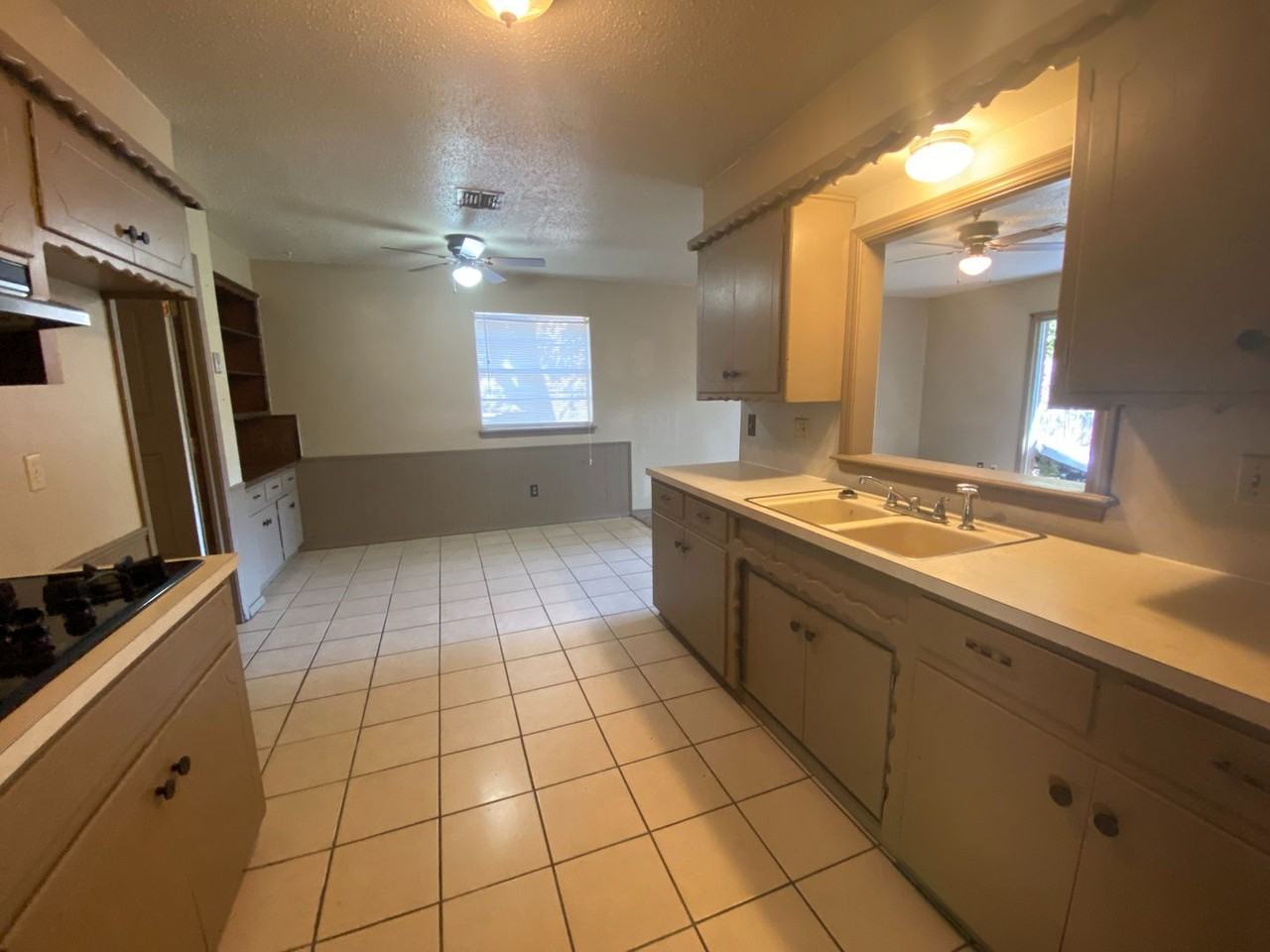602 Royal Ave - Photo 5 of 23