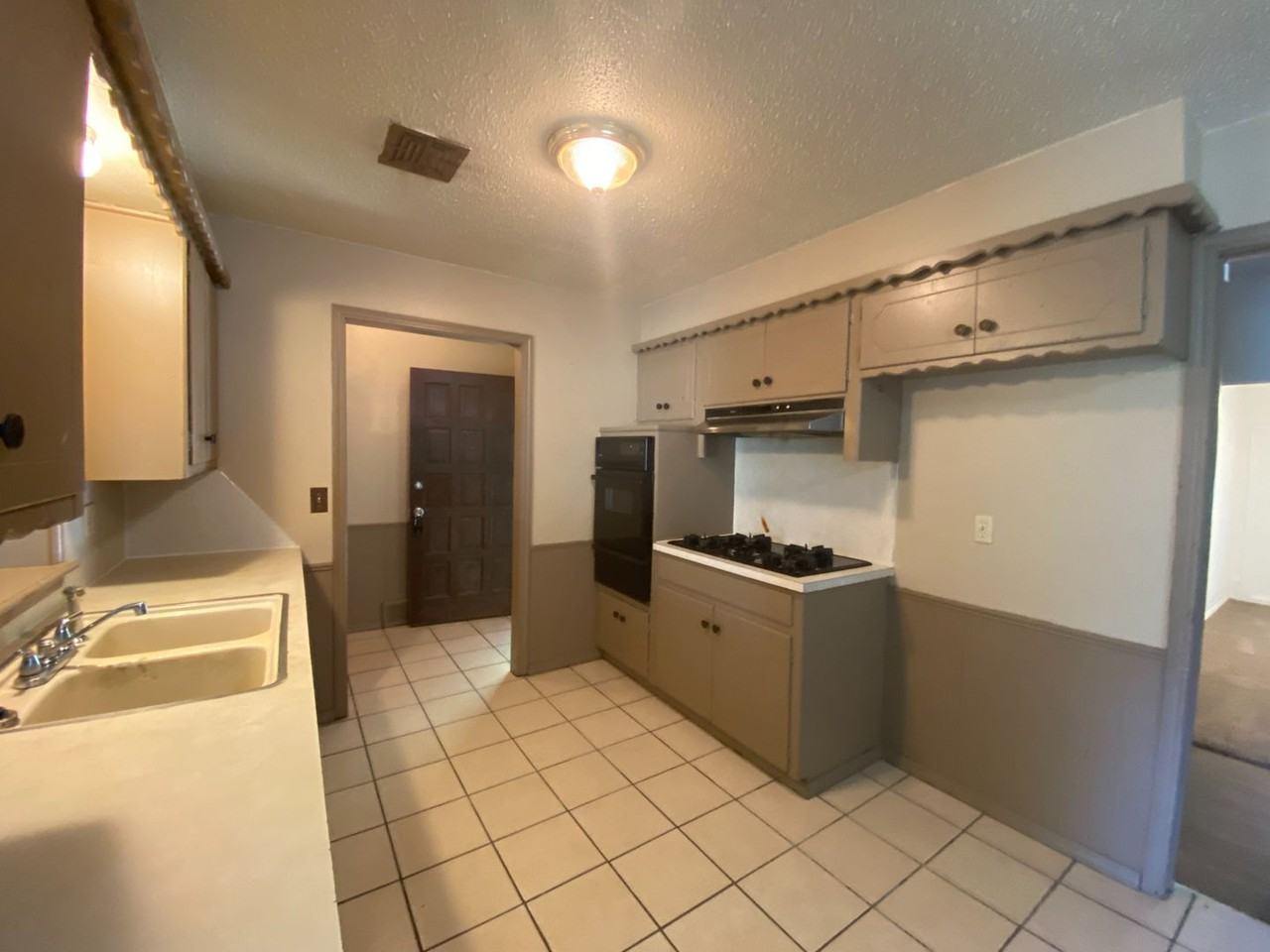 602 Royal Ave - Photo 6 of 23