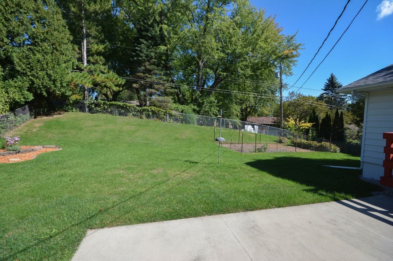 617 27th St Nw - Photo 3 of 19