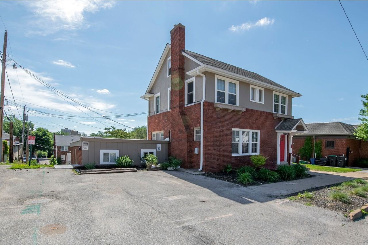 563 S 35th St - Photo 2 of 39