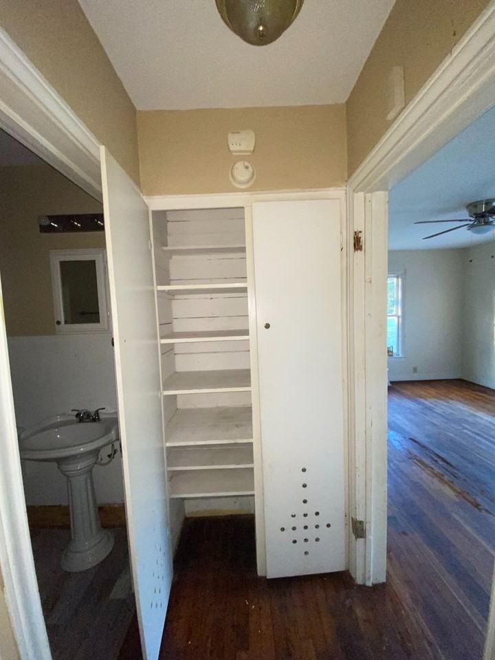 412 E State St - Photo 3 of 14