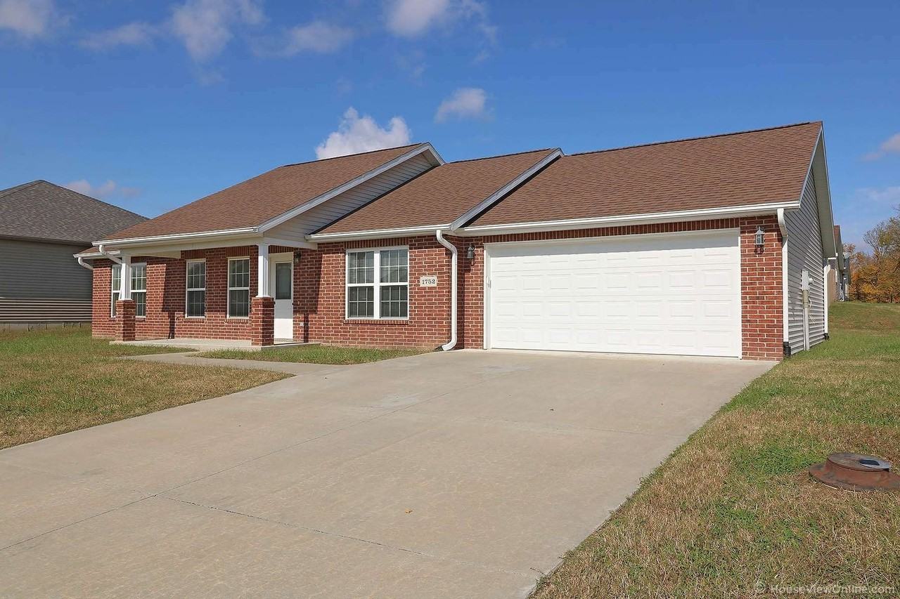 1752 Voyager Ct - Photo 2 of 26