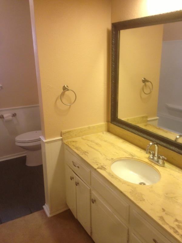 1809 N Oakhill Rd - Photo 3 of 12