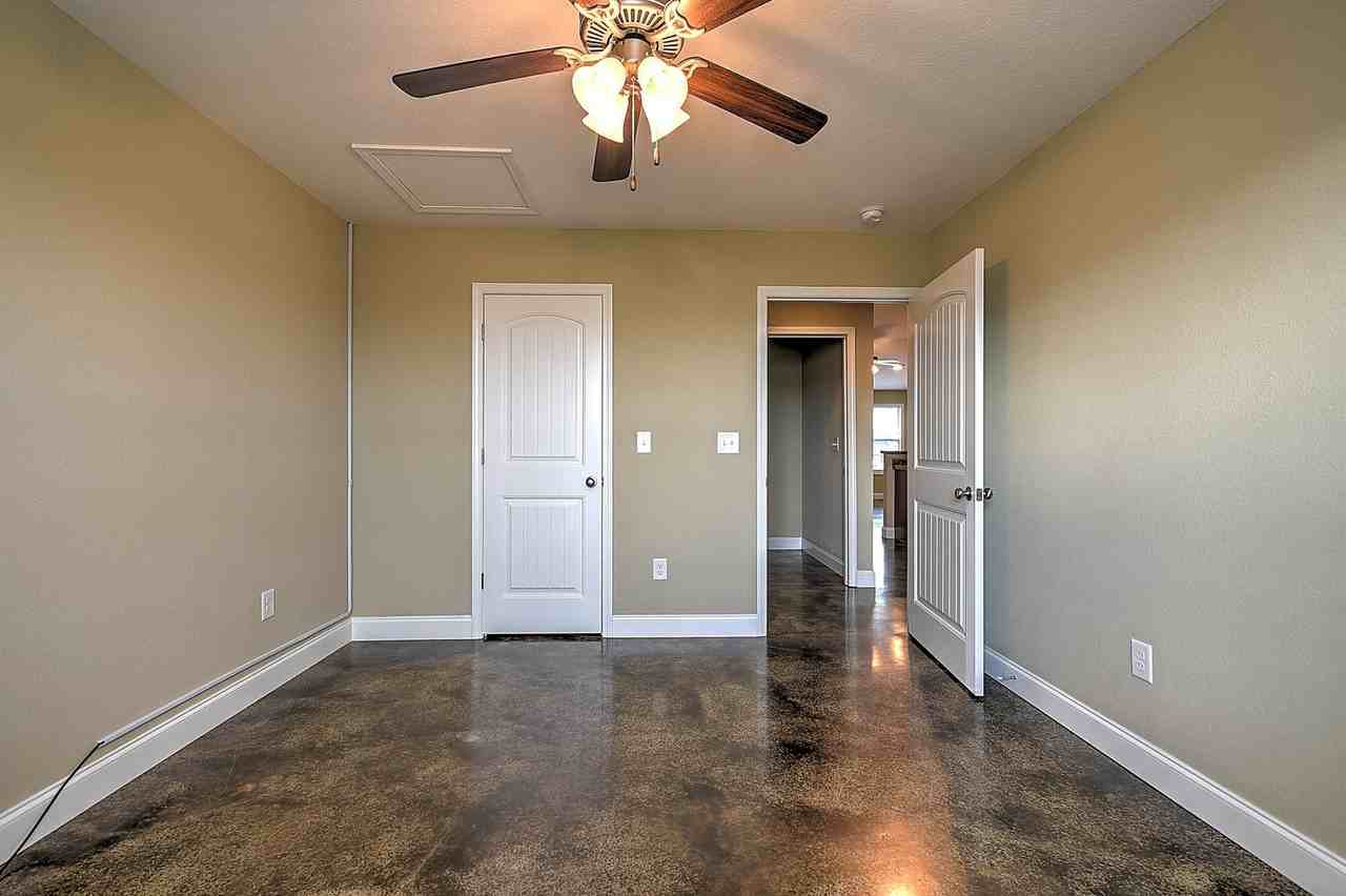 49 Sutter Pl - Photo 6 of 26