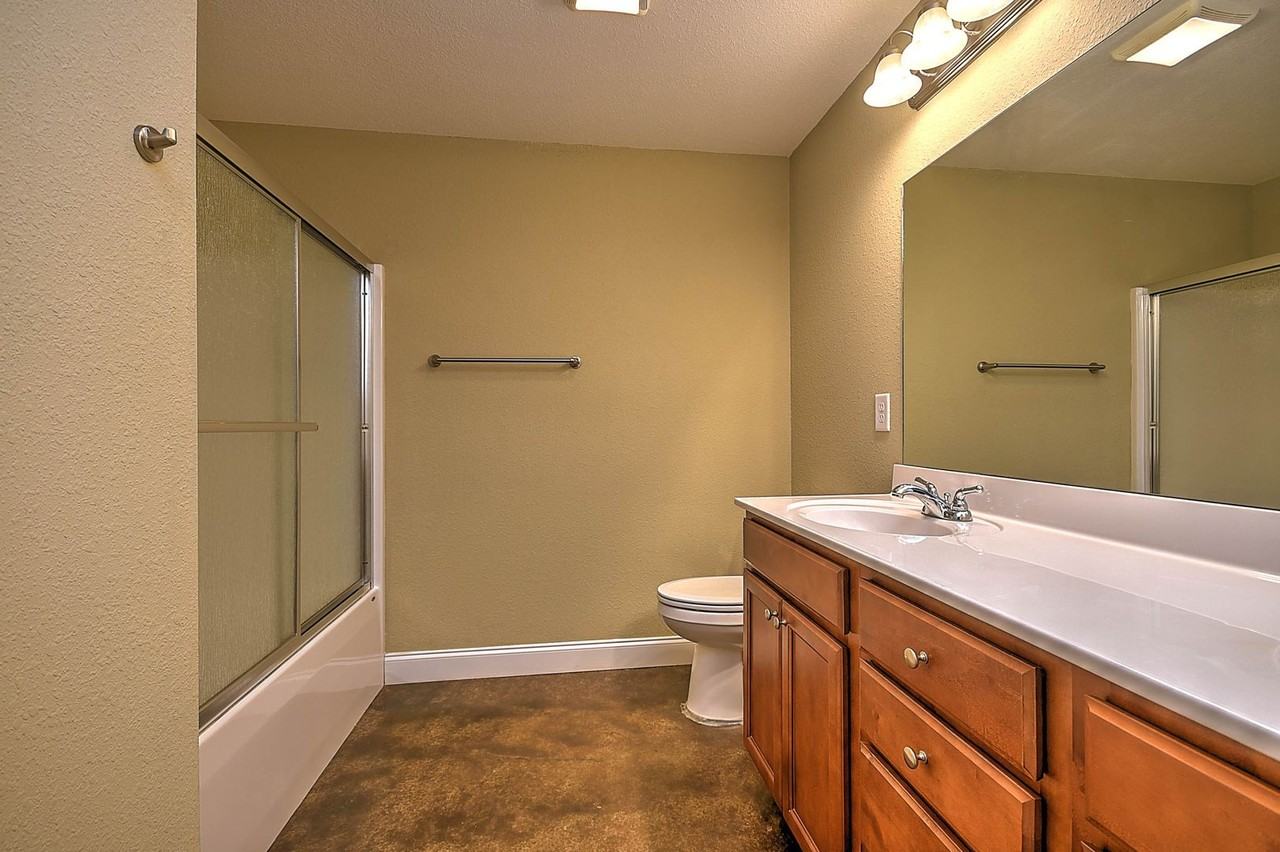 49 Sutter Pl - Photo 7 of 26