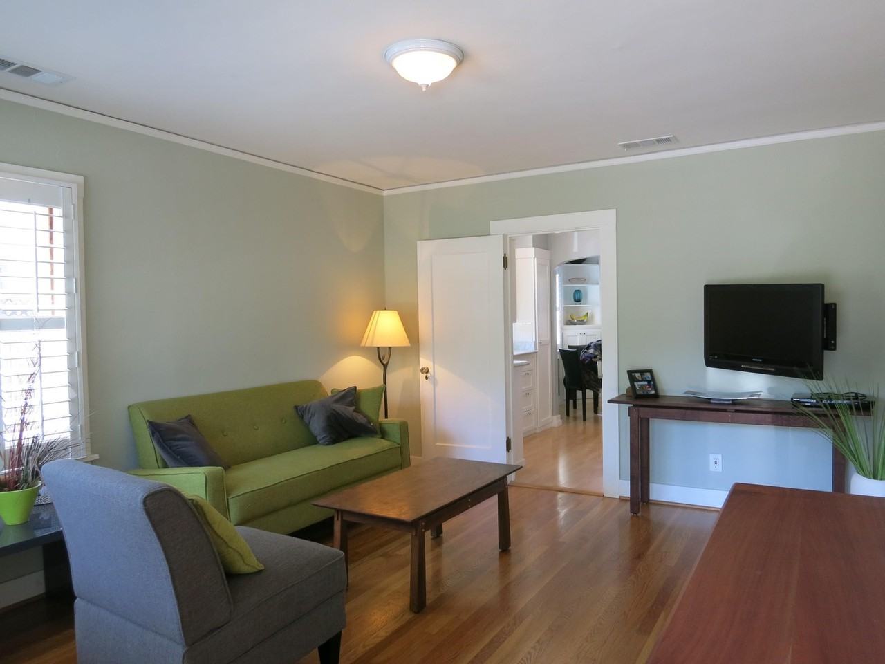 1033 Leona Ct - Photo 3 of 14
