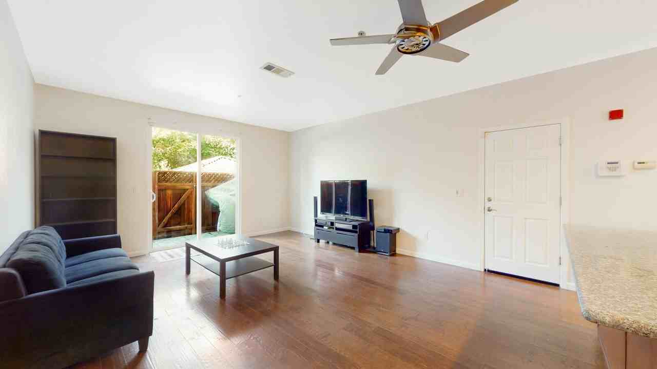 1569 Fiesta Ln - Photo 5 of 28