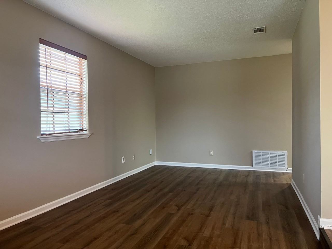 16 Patty Ln - Photo 2 of 21