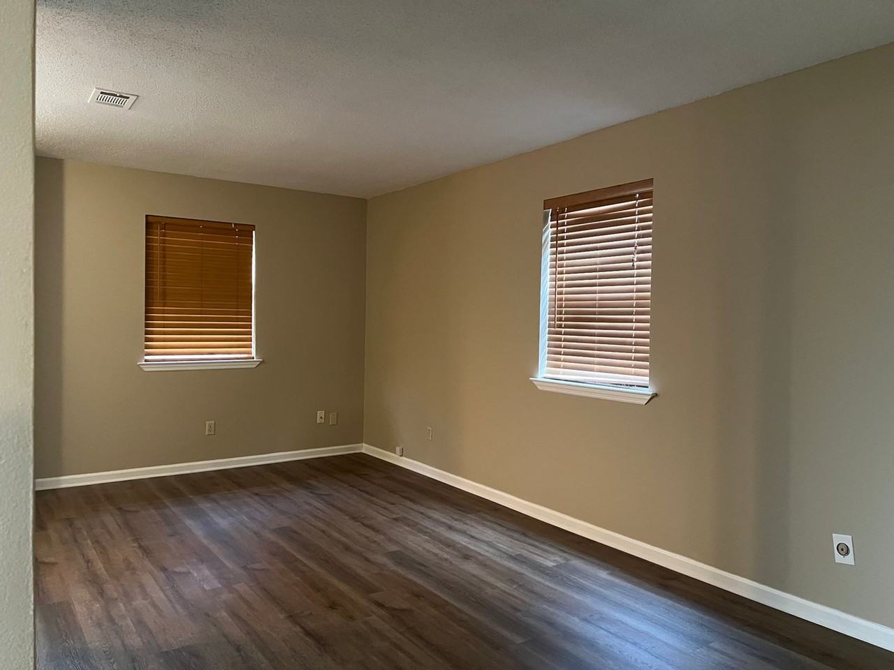 16 Patty Ln - Photo 3 of 21