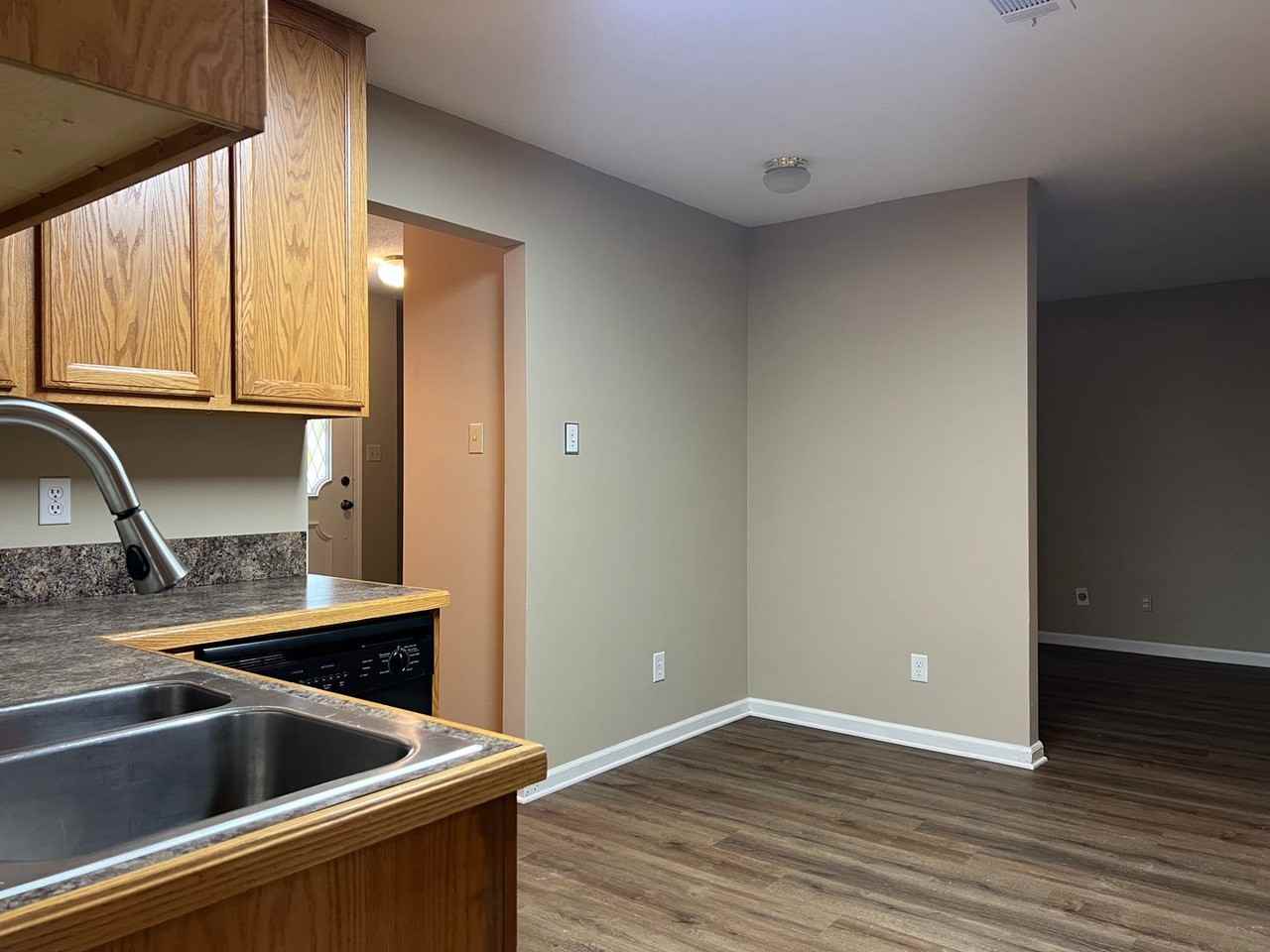 16 Patty Ln - Photo 6 of 21