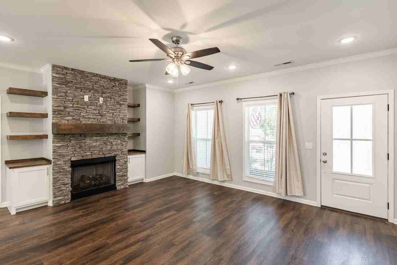 964 Joan Ln - Photo 2 of 25