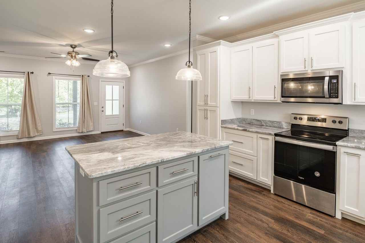 964 Joan Ln - Photo 3 of 25